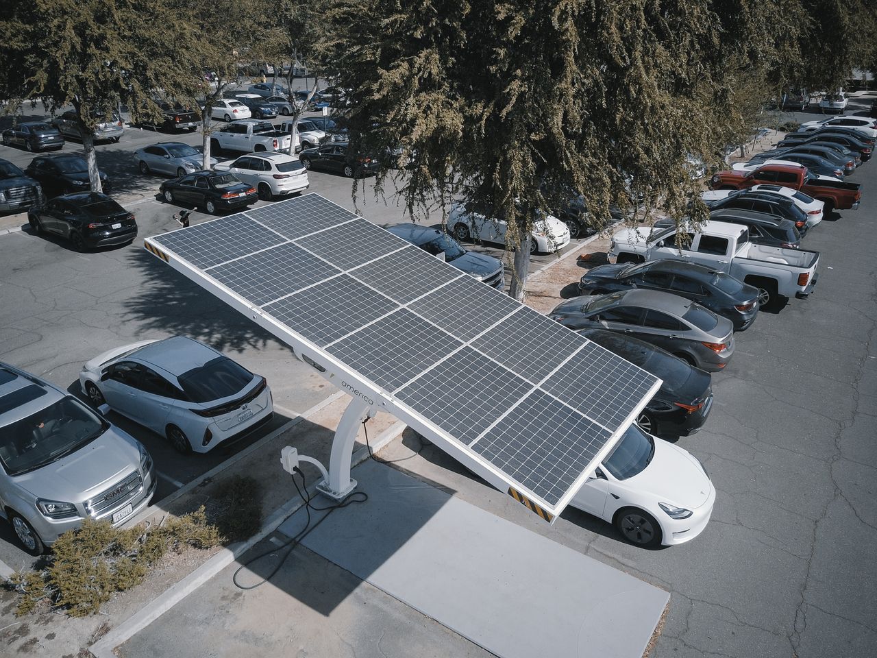 Electric Vehicle Propulsion: Motors, Inverters & Drivetrain